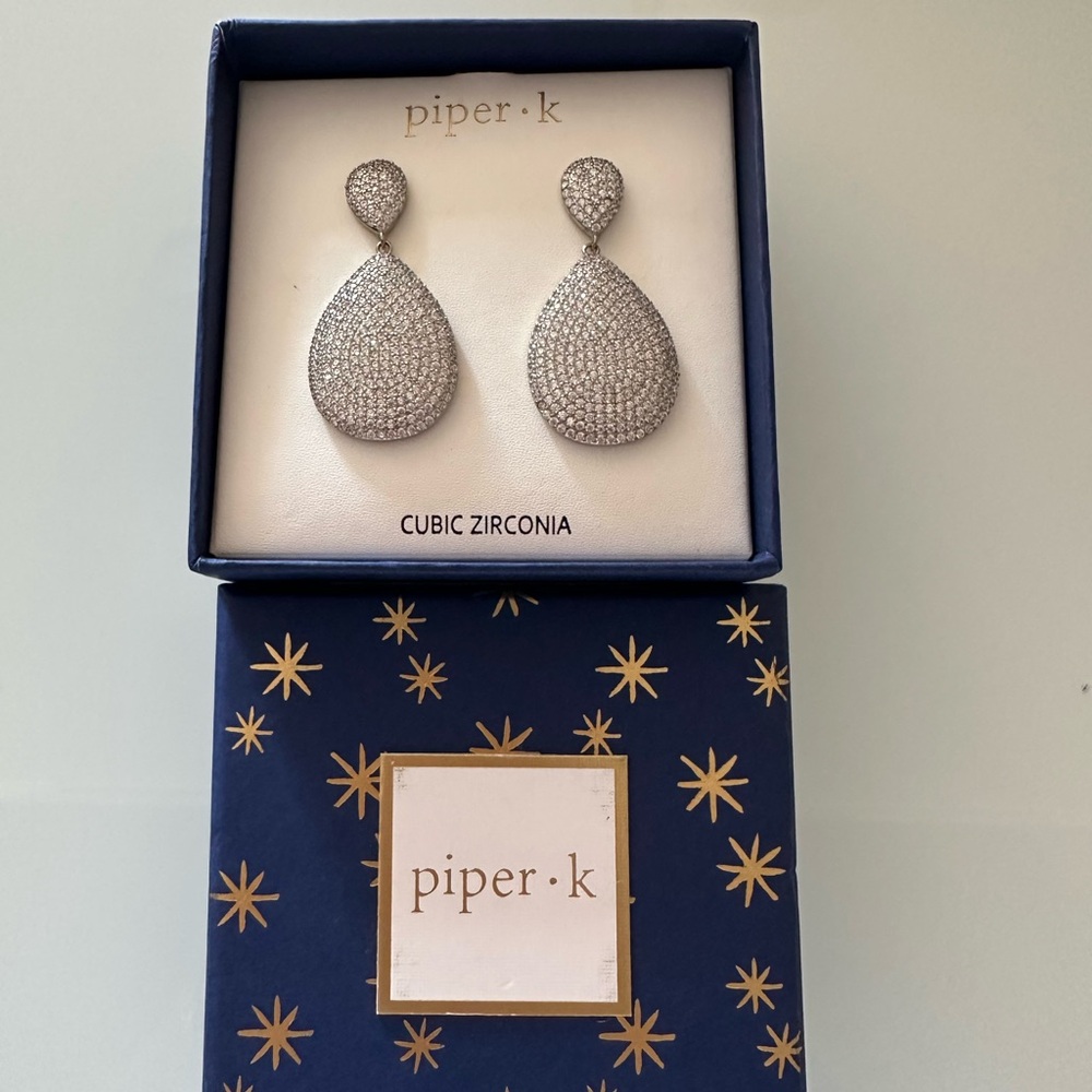 🆕Piper K Silver Teardrop Earrings with Cubic Zirconia - Picture 5 of 6